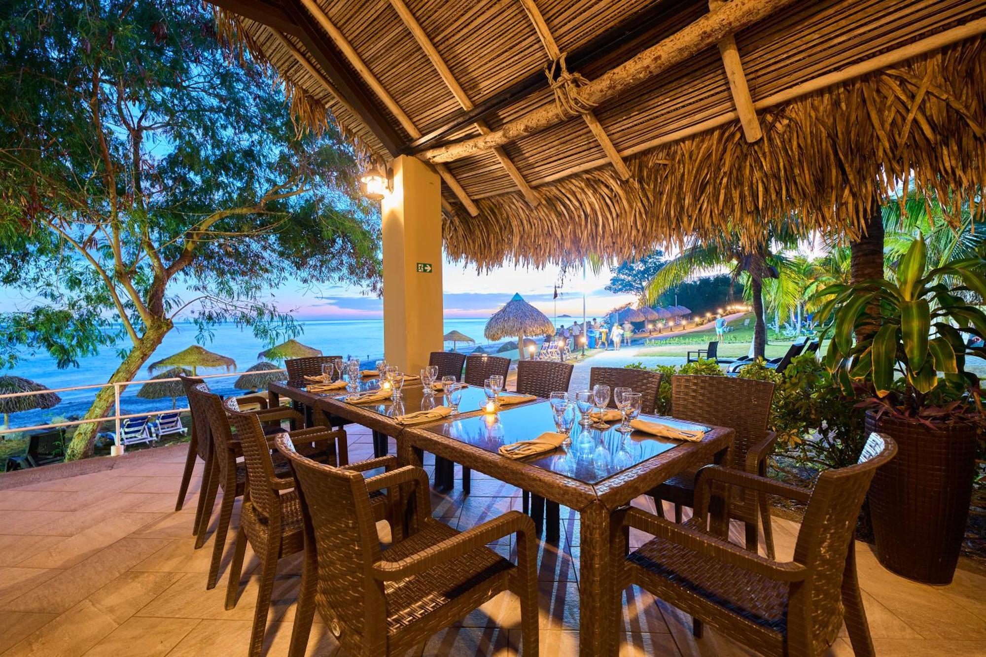 Gran Evenia Bijao Hotell Santa Clara  Exteriör bild The Beachfront Restaurant