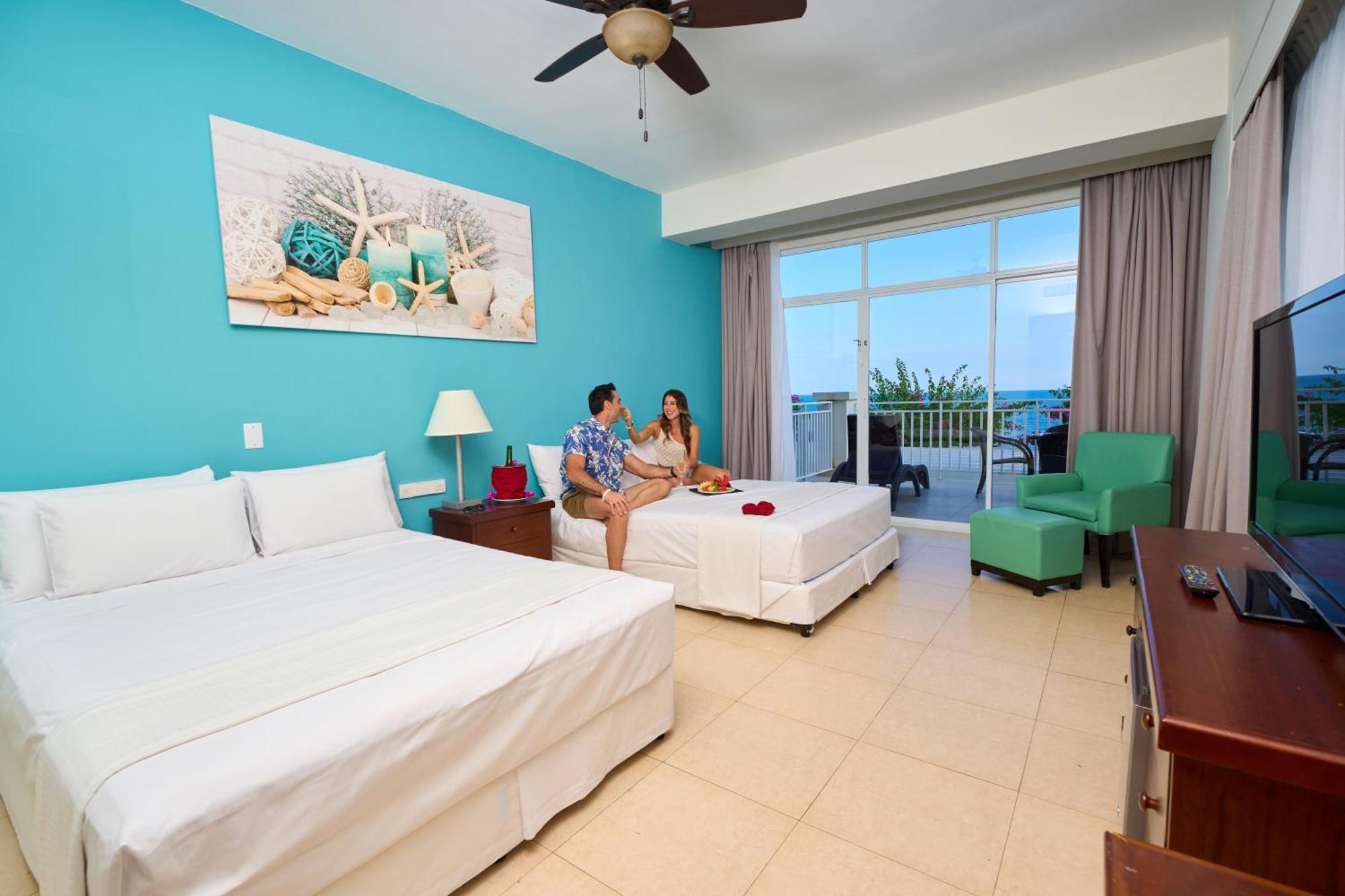 Gran Evenia Bijao Hotell Santa Clara  Rum bild Deluxe Ocean View Room