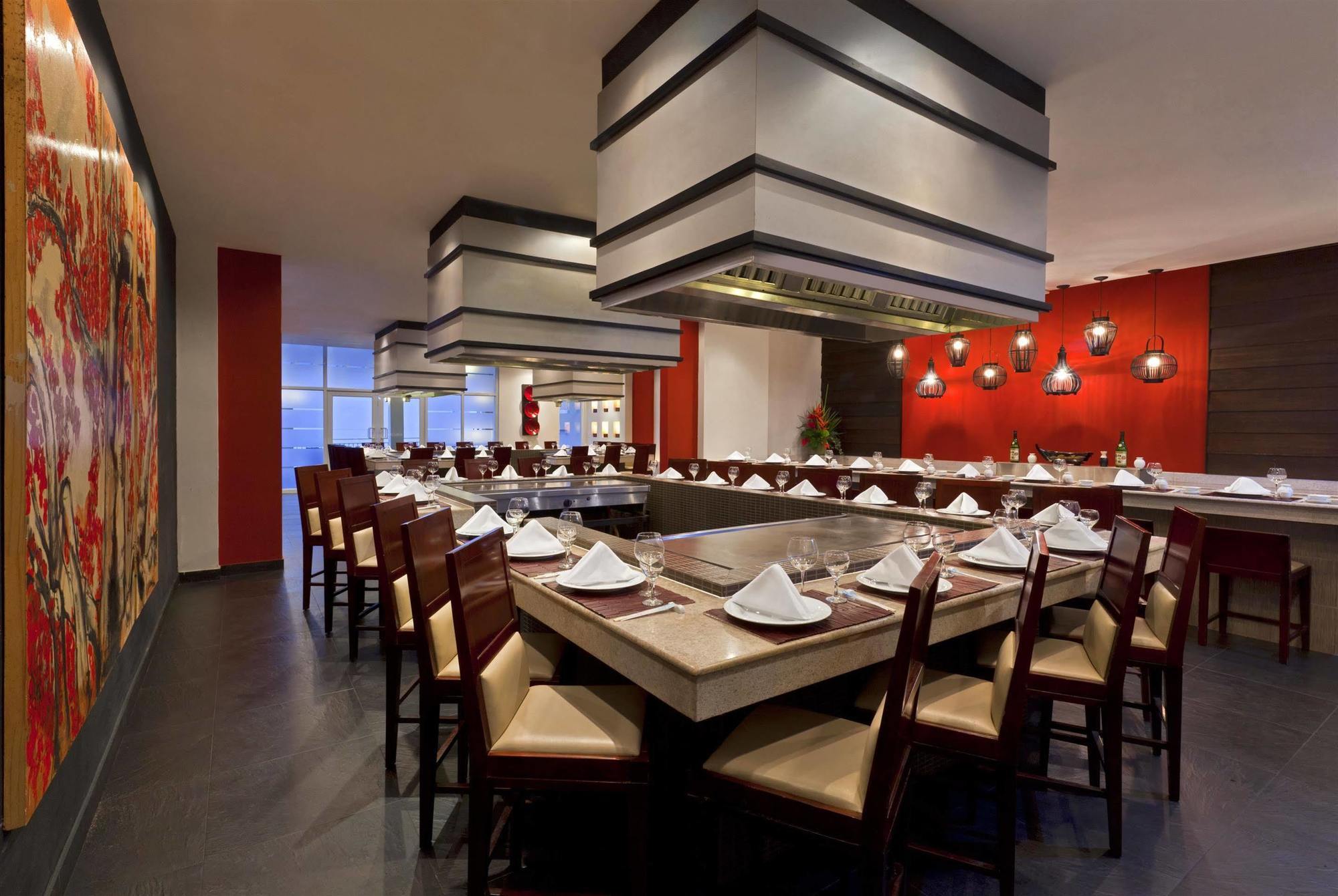 Gran Evenia Bijao Hotell Santa Clara  Exteriör bild Teppanyaki restaurant